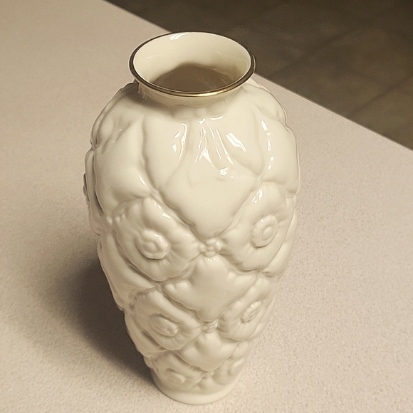 Lenox Accent Vase - Picture 1 of 4